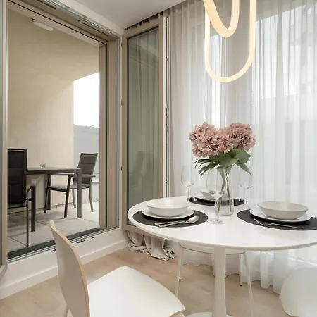 Apartament Z Ogrodkiem Zielona Okolica By Renters Appartement Wrocław