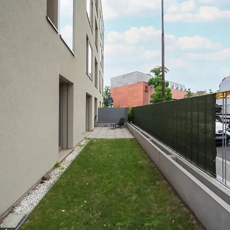 Apartament Z Ogrodkiem Zielona Okolica By Renters Wrocław